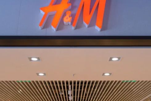 H&M відкрив перший новий магазин у Києві після початку війни