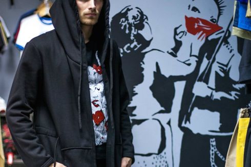 Мантия и футболки со смертными грехами от украинских производителей