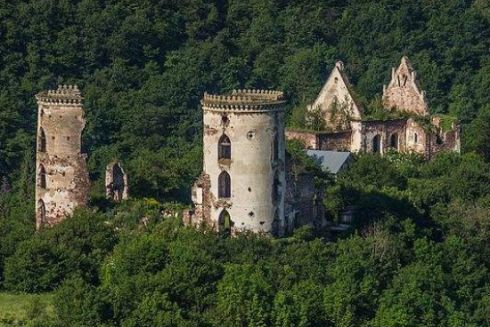 На Тернопільщині відреставрують костел та палац ХVІІ-ХІХ століття