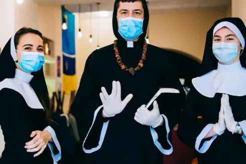 Безкоштовна кава і Церква Брауні: як київські заклади відреагували на карантин вихідного дня