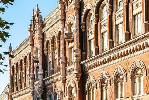 Фасад Нацбанку на Інститутській відремонтують за понад мільйон гривень