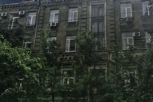 Киянин захопив горище і побудував там 8 квартир