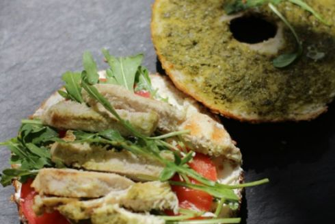 На Подолі відкрили кафе “Все Просто” із кабінетом психолога