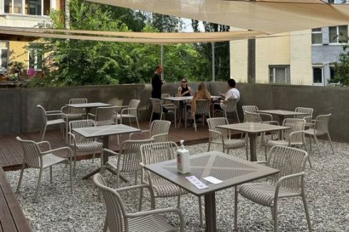 Біля Велотреку відкрили заклад 20drib2 із кав’ярнею-віконцем та літньою терасою