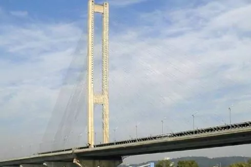 Кияни просять відкрити усі мости для пішоходів &mdash; петиція