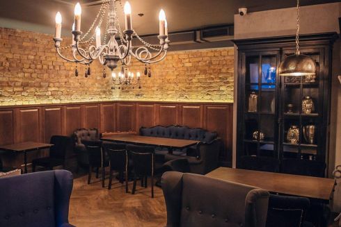 Біля «Олімпійської» відкрили гастробар Port Al з крафтовими настоянками та інтернаціональною кухнею