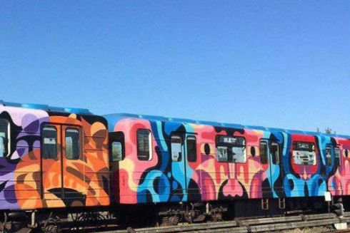 В киевском метро появился третий разрисованный поезд