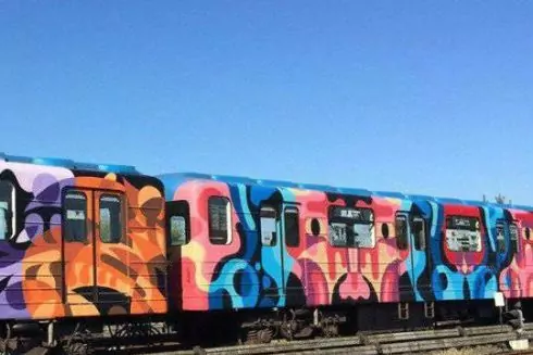 В київському метро з'явився третій розмальований поїзд