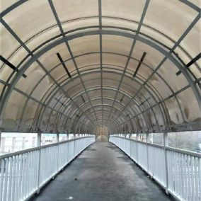 Пешеходный мост на Броварском проспекте отремонтировали. Впервые за 36 лет