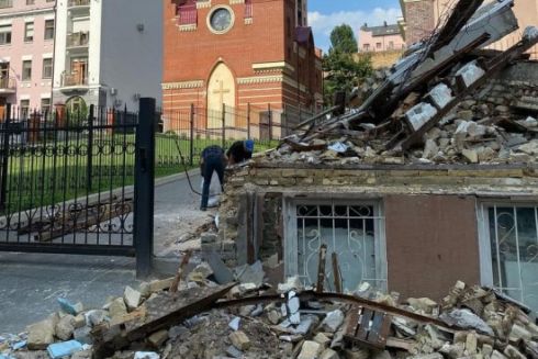 Залишки садиби Зеленських почали розбирати попри заборону суду