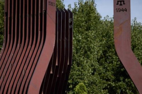 На Либідській площі встановили Меморіал пам&rsquo;яті жертв геноциду кримськотатарського народу: фото