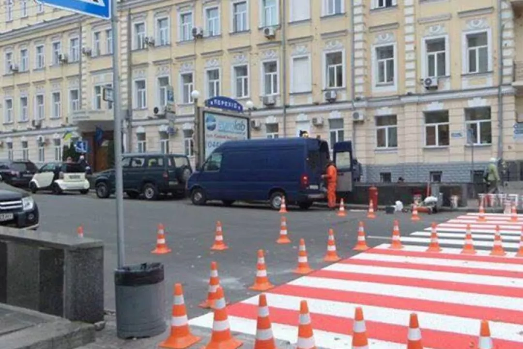 У Києві зроблять дублюючі наземні переходи за дев'ятьма адресами: де саме
