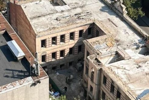 На Січових Стрільців повністю зняли дах з історичного будинку поліцейської дільниці 1901 року