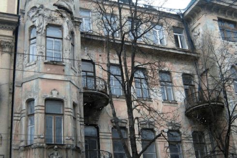 В Киеве отреставрируют заброшенный Дом со змеями