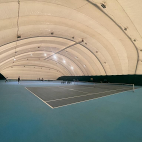 На Соломенке чиновники продали теннисные корты на 47 млн грн дешевле, чем рыночная стоимость