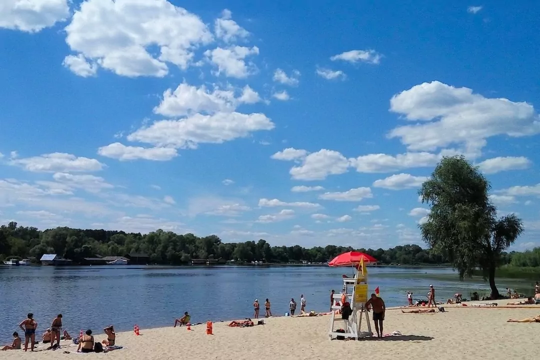 На київських пляжах рекомендують не купатися через якість води