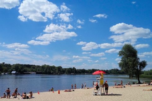 У Києві перевірили всі пляжі: де можна безпечно відпочивати
