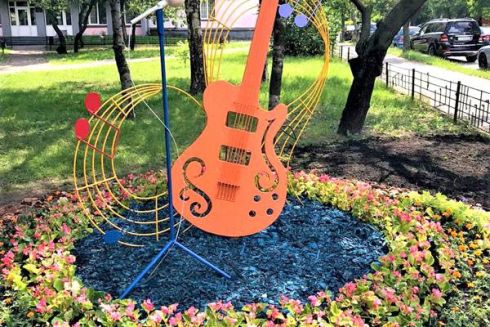 На Солом'янці з'явилася музична клумба