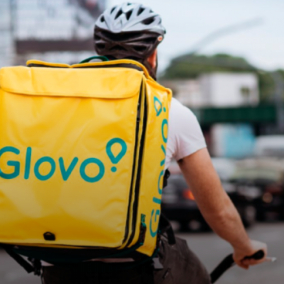 Рестораны заявили, что Glovo не выплачивает долги. В Glovo это отрицают