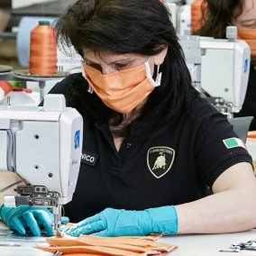 Lamborghini будет производить защитные маски для медиков