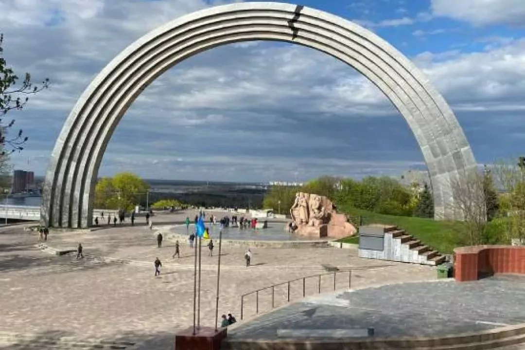 У КМДА виступили проти демонтажу колишньої Арки дружби народів у Києві