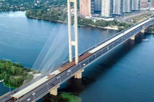 Під час ремонту Південного мосту розікрали майже мільйон гривень