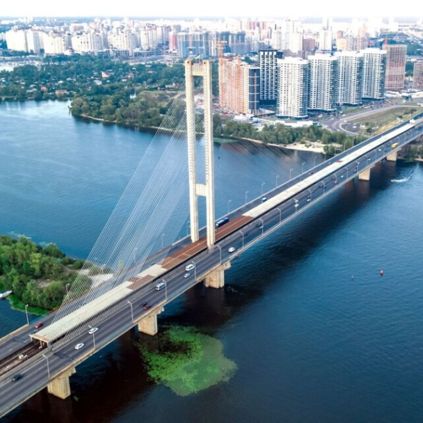 Під час ремонту Південного мосту розікрали майже мільйон гривень