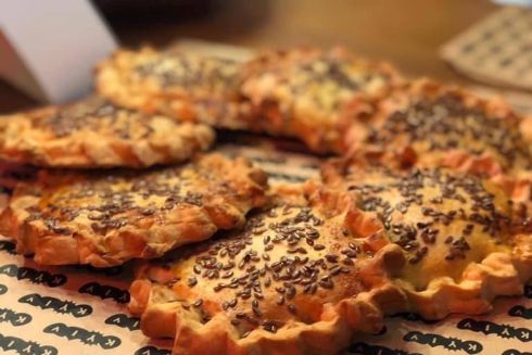 Для нового гастрономічного символу Києва - пирога Kyiv Pie обрали логотип