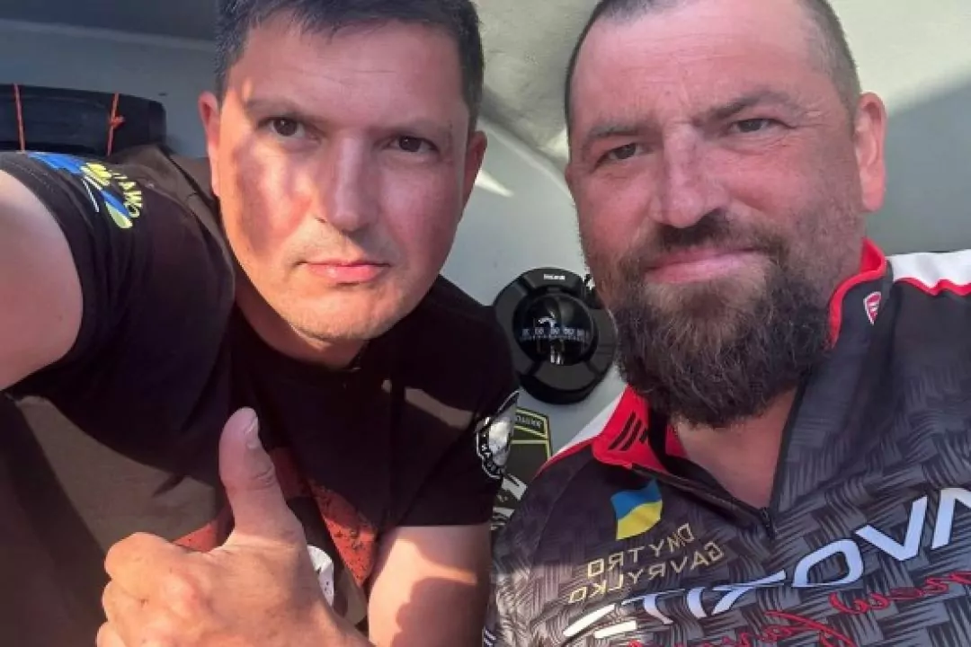Український ветеран і волонтер перепливають Атлантику, щоб зібрати кошти на реабілітацію військових