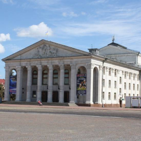 У лютому 2024 року відкриють глядацьку залу драмтеатру у Чернігові, пошкоджену внаслідок ракетного удару