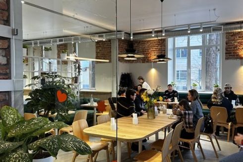 Кафе, крамниця й івент-майданчик: у Полтаві відкрили простір, що спрямовуватиме 80% прибутку на розвиток міста