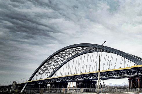 Подільсько-Воскресенський міст планують частково відкрити у вересні цього року