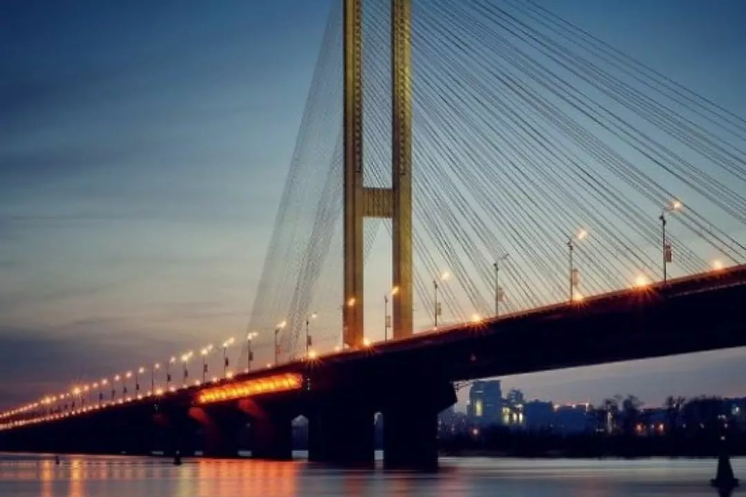 Південний міст у Києві можуть відкрити для приватних автівок