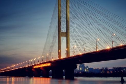 Південний міст у Києві можуть відкрити для приватних автівок