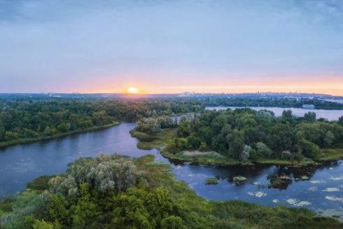 На Жуковому острові хочуть звести гаражі для яхт: Департамент культспадщини погодив будівництво