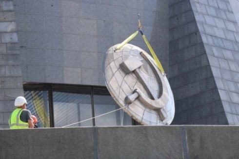 Музей війни прибере всі імперські й радянські символи на території комплексу