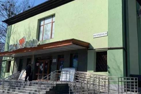 На Виноградаре отремонтировали кинотеатр имени Шевченко. Смотрите, как он теперь выглядит