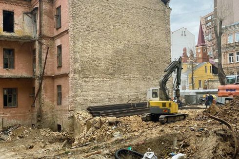 Біля ще однієї історичної будівлі почалися будівельні роботи. Активісти закликають моніторити ситуацію