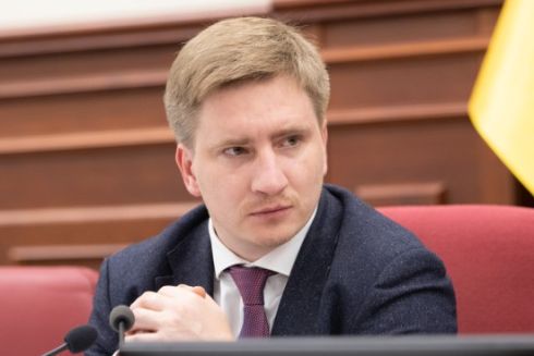 Бондаренко йде з посади секретаря Київради через земельний скандал. Хто може його замінити?