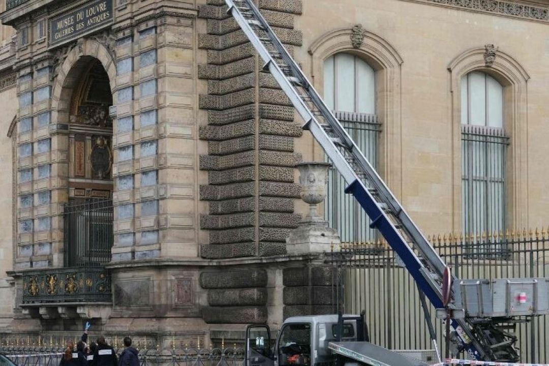 Німецька фірма використала пограбування Лувру для вірусної реклами