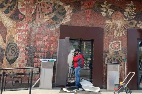 &laquo;Фора&raquo; возобновит исторические мозаики на фасаде здания, где открывает магазин