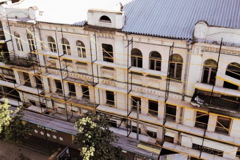 Активісти влаштували виставку під судом на підтримку історичної садиби на Гончара