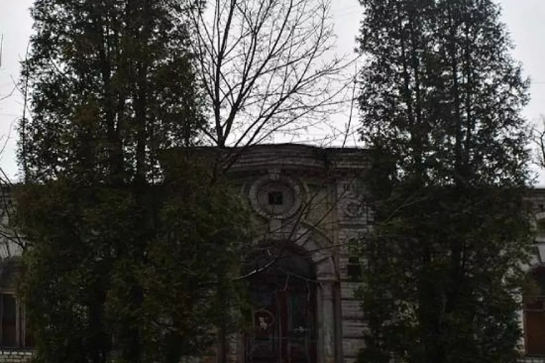 У Києві прокуратура вимагає від забудовника відреставрувати напівзруйновану будівлю XIX століття