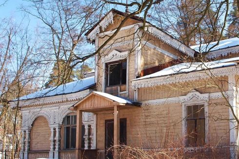 У Пущі-Водиці руйнується дача початку XX століття. Пам'ятку архітектури вимагають зберегти через суд