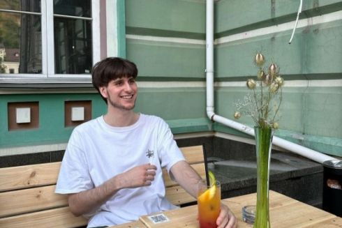 На Воздвиженке открыли коктейль-бар Pachey с террасой и тематическими коктейлями