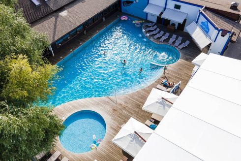 Лучшее за неделю: Где отдохнуть возле бассейна и зачем в Киеве организовывают добрососедство