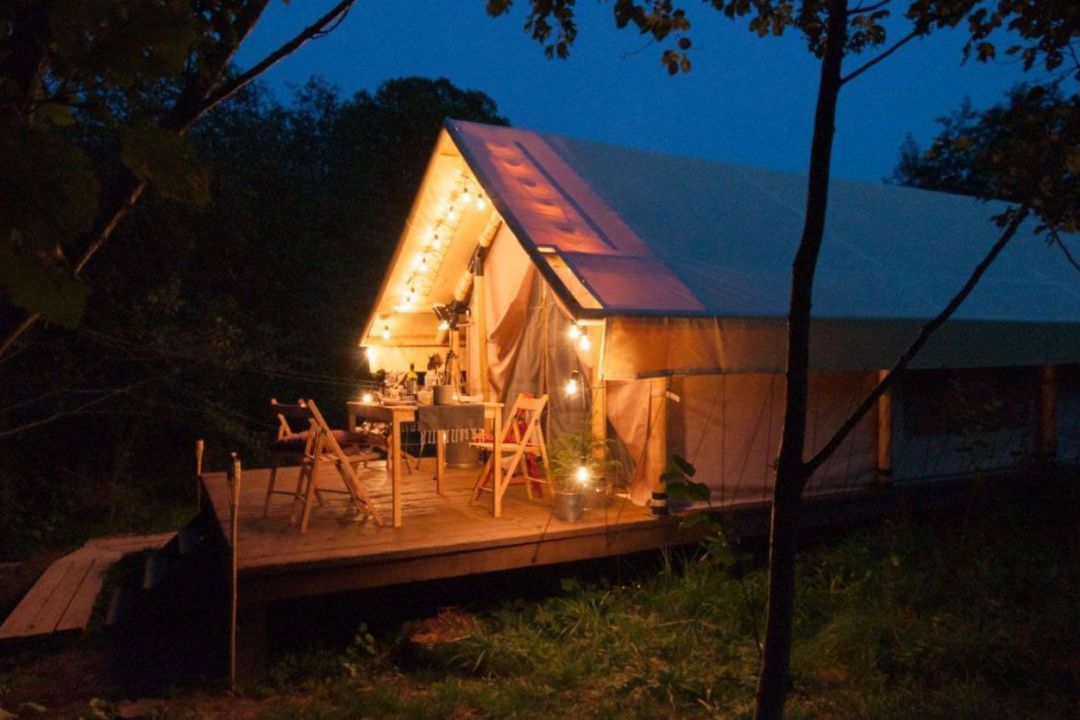 Куди поїхати з міста на вихідні: добірка українських глемпінгів