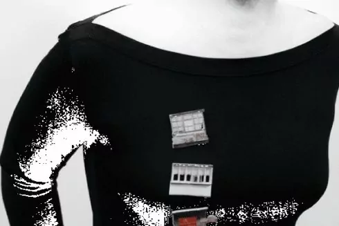 Киевский дизайнер создала украшения в форме застекленных балконов