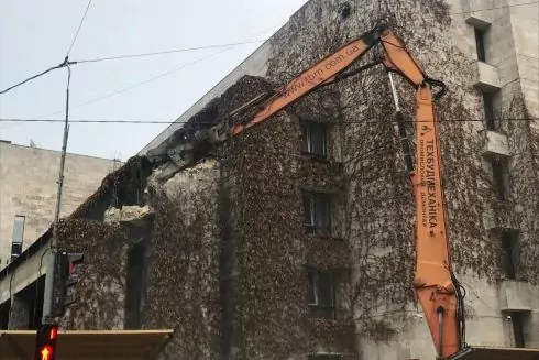 Застройщик пытался возобновить работы в здании &ldquo;Квіти України&rdquo;: активисты вызвали полицию