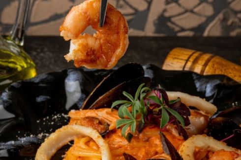 Возле Цирка открылось заведение «Ризотто жарит паэлью» с итальянскими и испанскими блюдами